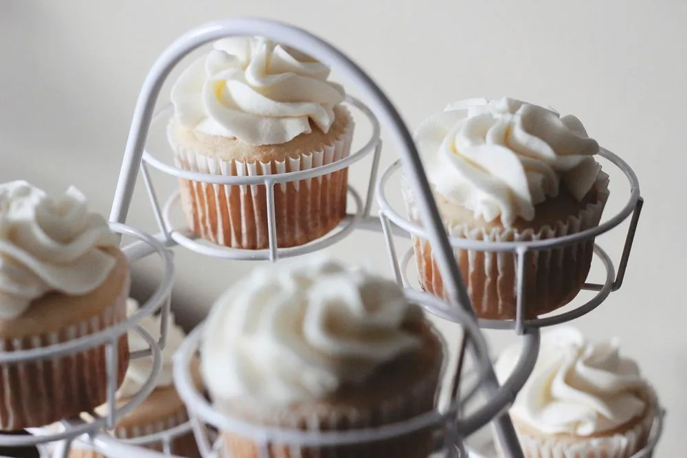 Irresistible Homemade Pumpkin Cupcakes with Cream Cheese Frosting Recipe