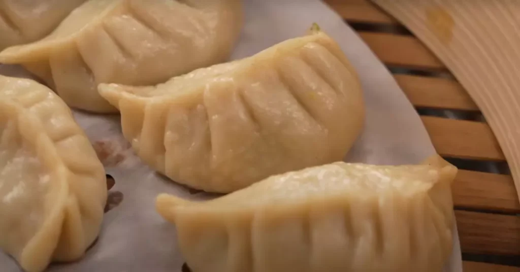 Yummy Chicken And Vegetable Momo Recipe With Tomato Sause