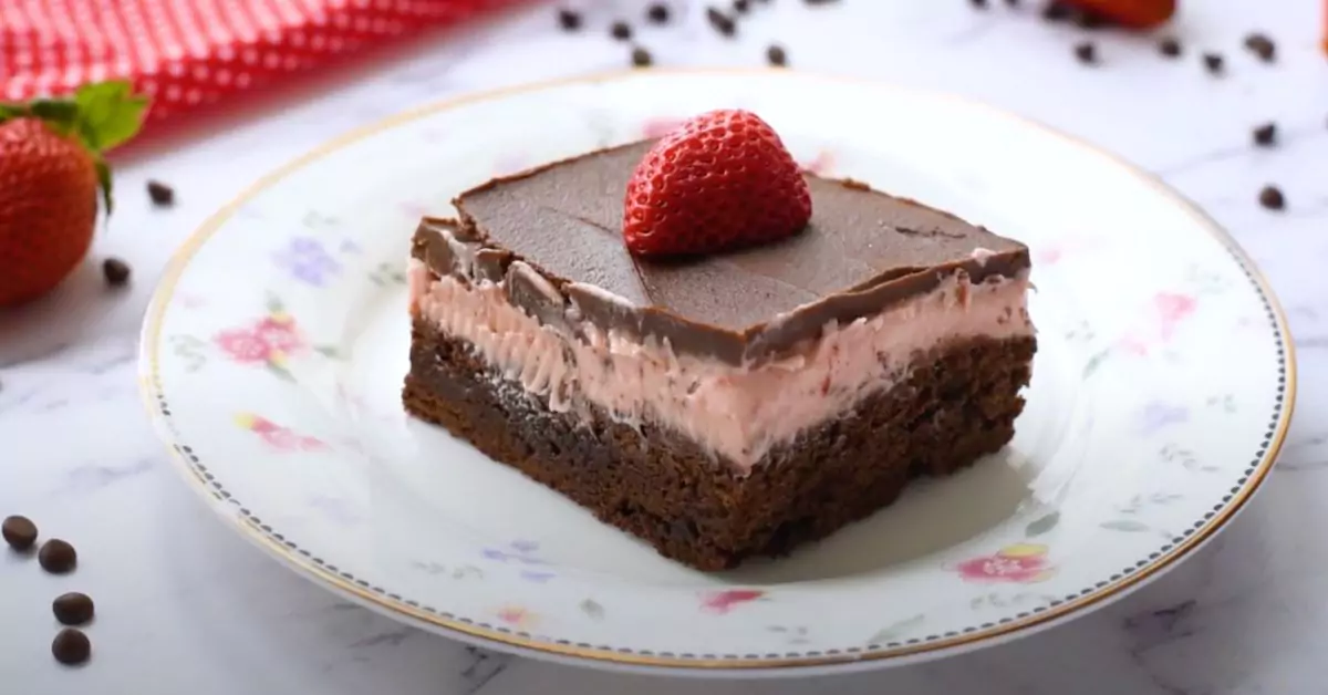 Best Strawberry Cream Brownies Recipe